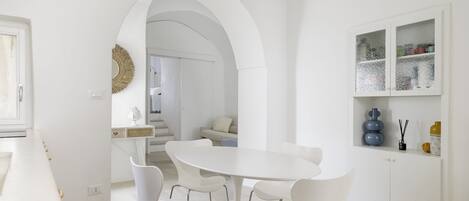 Appartement | Repas dans la chambre