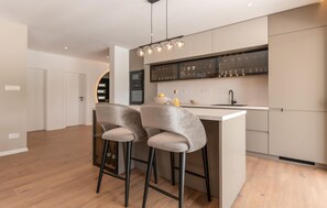 Fridge, microwave, oven, stovetop - Amazing home in Kamen Most (Kamen Most)