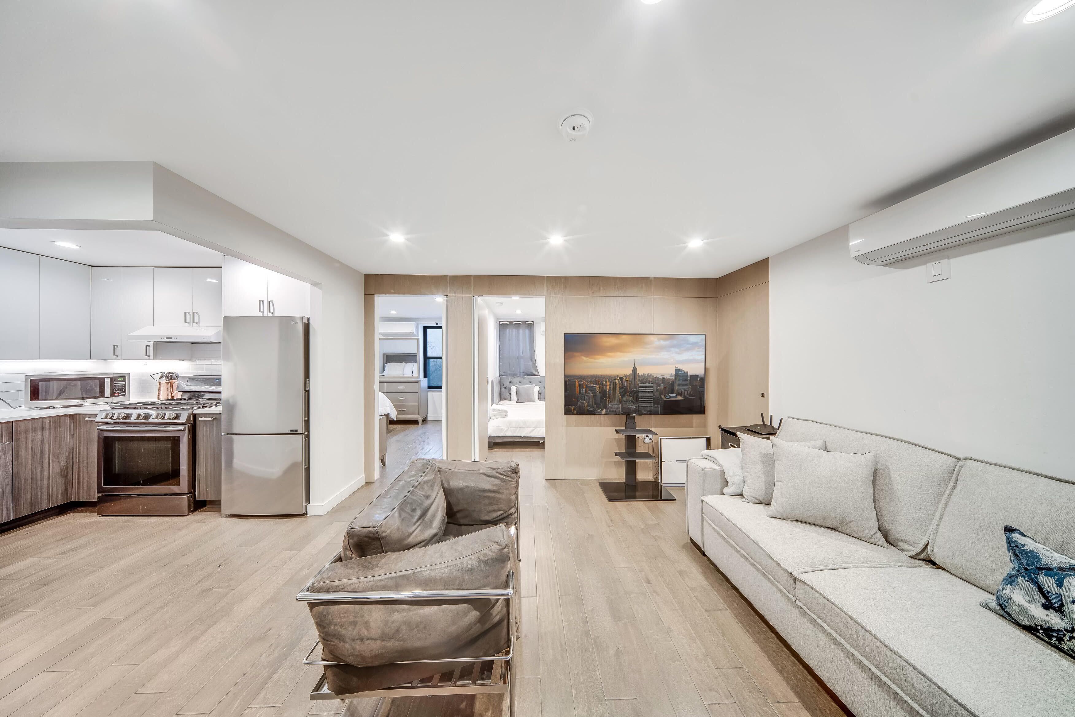 Chic Urban Oasis: Luxury 2BR Retreat in Little Italy, Downtown Manhattan.
