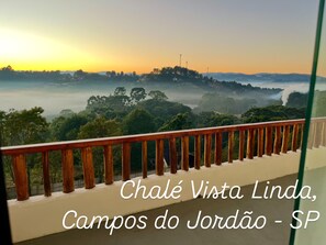 Property grounds - Chalé Vista Linda com uma Vista Fantástica p/ as Montanhas da Suíça Brasileira! (V Natal Campos do Jordão)
