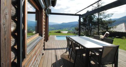 Formidable Chalet avec piscine et vue