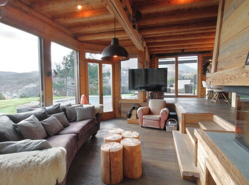 Formidable Chalet avec piscine et vue