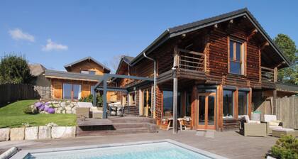 Formidable Chalet avec piscine et vue