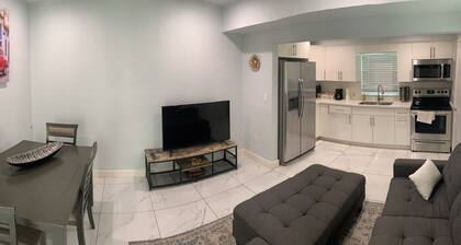Stylish Modern Miami Retreat: 2BR/2BA, Prime location