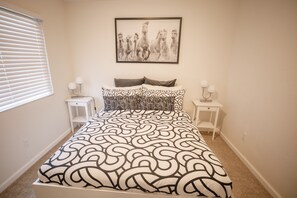 4 habitaciones, tabla de planchar con plancha, cuna de viaje y wifi