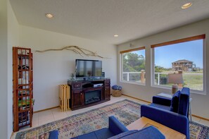 Smart TV, fireplace, DVD player