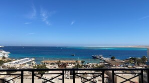 Property grounds - Sea view 3 bedrooms apartment , city center, front off the beach (Red Sea Governorate)