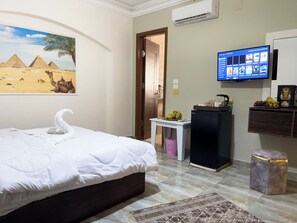 Basic Single Room | Laptop workspace, free WiFi - Sneferu Pyramids Golden Gate (Giza)