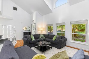 Comfort-Haus | Wohnbereich | Flachbildfernseher