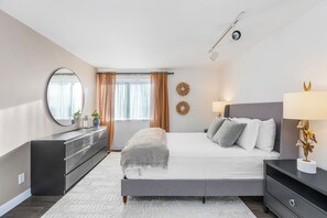 Maison Confort | 3 chambres, bureau, fer et planche à repasser, Wi-Fi gratuit