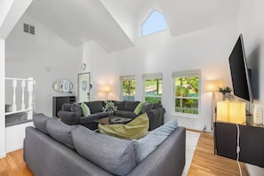 Comfort-Haus | Wohnbereich | Flachbildfernseher