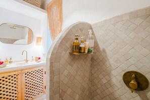 Hair dryer, towels - Riad Belvi - Breakfast - 10mn Jemaa El Fnaa-Pool (Marrakech)