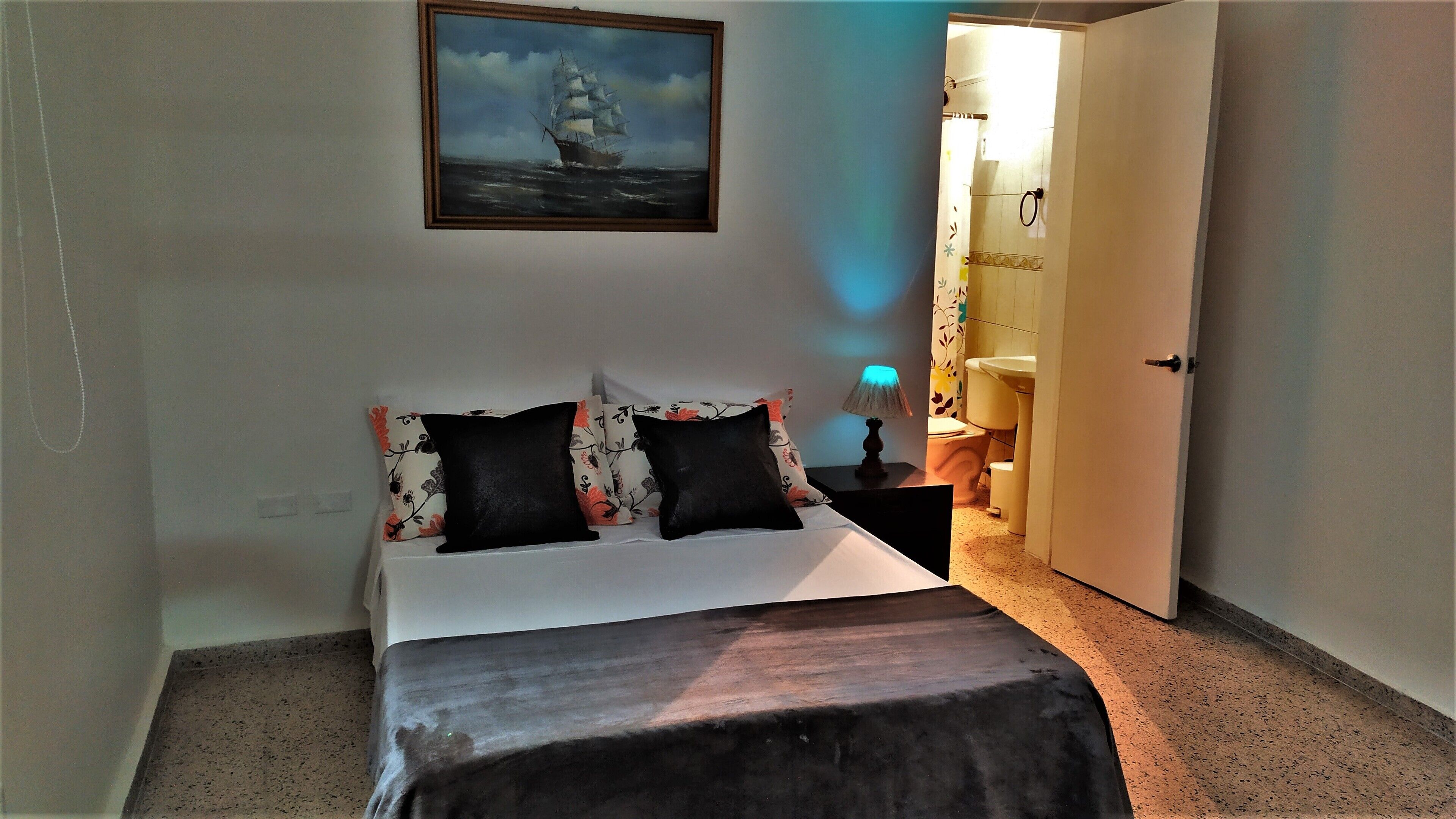 3 slaapkamers, een bureau, een strijkplank/strijkijzer, gratis wifi