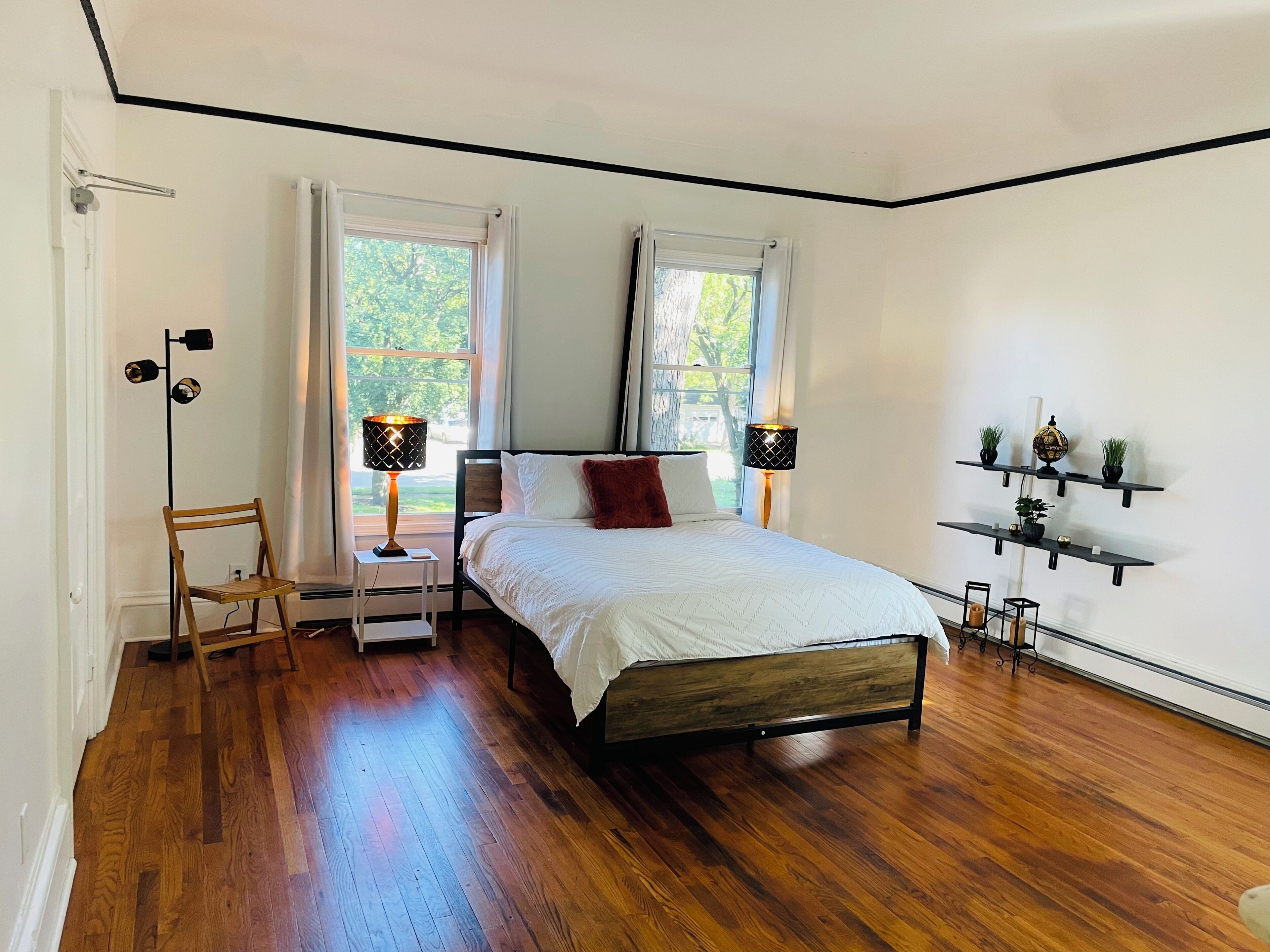 3 bedrooms, desk, iron/ironing board, free WiFi