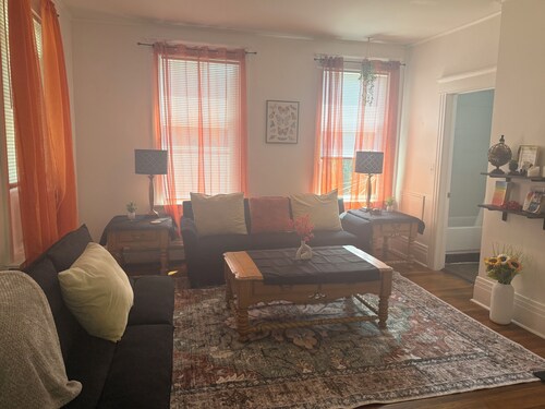 5 beds & 1800 sq ft place full of charm & history 