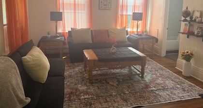 5 beds & 1800 sq ft place full of charm & history