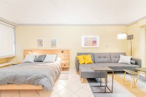 1 habitación, tabla de planchar con plancha, wifi gratis y ropa de cama 