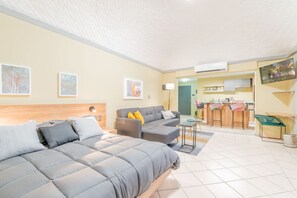 Desk, iron/ironing board, free WiFi, bed sheets - Lindo LOFT en Corazon de Durango con Minisplit (Durango)