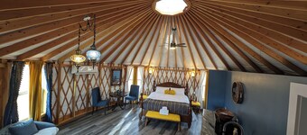 The "Mystic Yurt" privacy and comfort in the heart of Lake Powell activities!