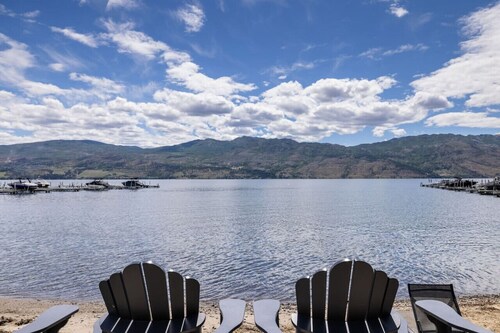 Heron on the Lake- King Bed! Right on the Beach
