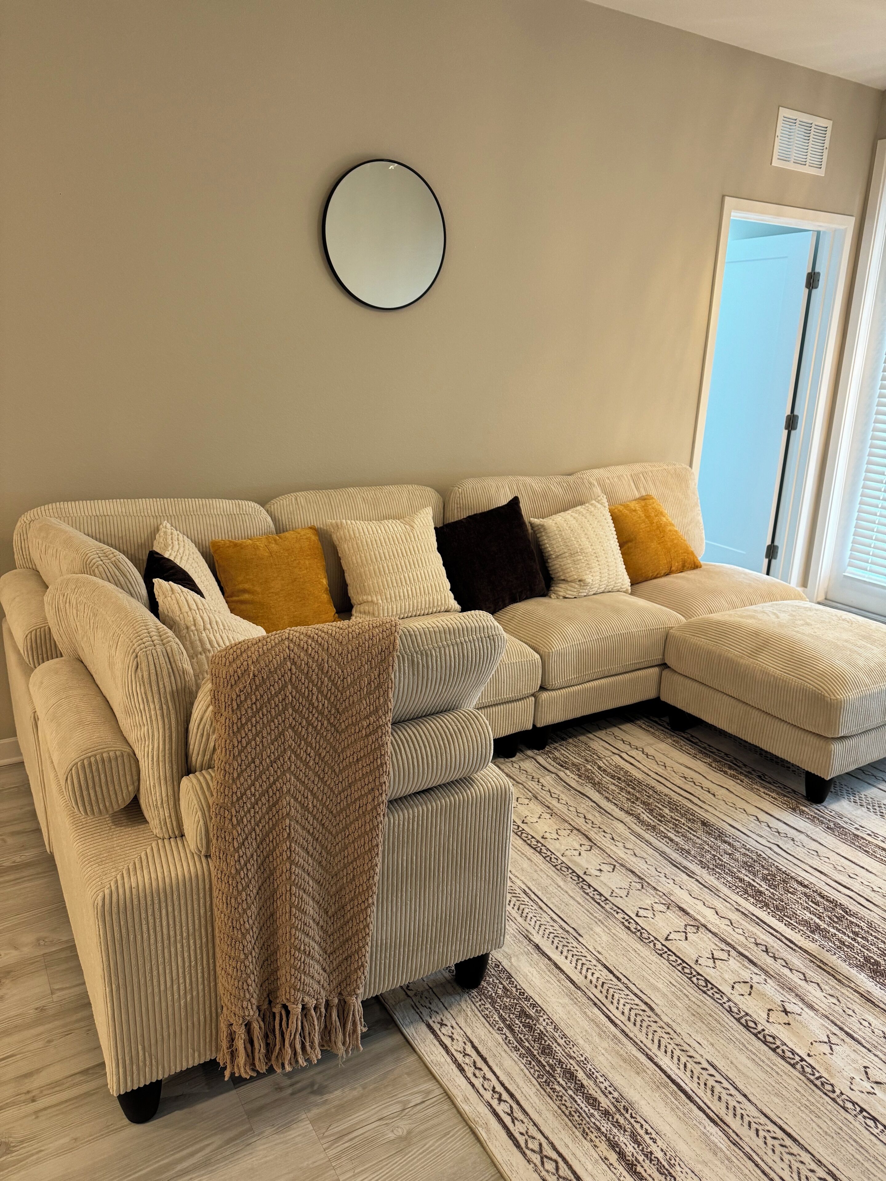 Cozy 1-bedroom condo in delightful Orlando with AC, fitness room