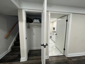 Interior - Cozy new 2-bedroom basement apartment close to the canal in Welland with WiFi (Welland)