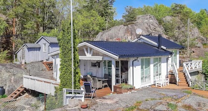 Beautiful home in Gjeving