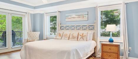 3 quartos, escrivaninha, ferros/tábuas de passar roupa