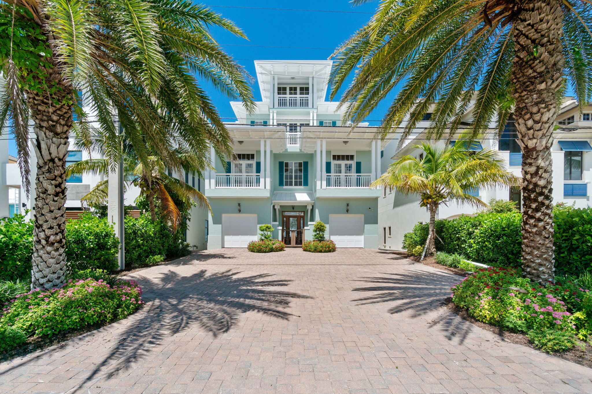 Biltmore Beach House | Luxury 5-Br Beachfront Pool & Spa House | Sleeps 10