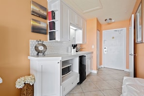 1 bedroom, free WiFi, bed sheets - Ocean View Hotel Room with Balcony- 2 Full Beds #24 (Fort Pierce)
