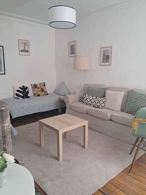 Smart TV, fireplace - Charming apartment for 4/5 people (Paris)