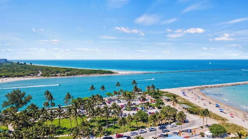 Fort Pierce Oceanfront Inn- Suite- King Bed #6