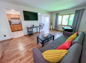 Smart TV - Maple Grove Retreat Haven (Maple Grove)