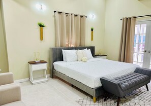 4 habitaciones, tabla de planchar con plancha, wifi y ropa de cama