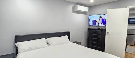 1 chambre, coffres-forts dans les chambres, fer et planche à repasser