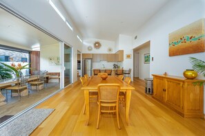 Dining - Brunswick Lux - Close to Creek & Beach (Brunswick Heads)