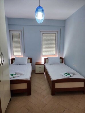 2 chambres, fer et planche à repasser, Wi-Fi, draps fournis