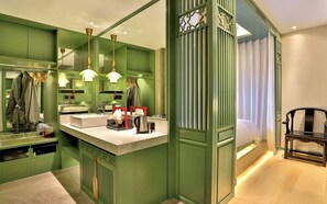 Classic Single Room | Bathroom | Shower, hair dryer, towels, soap - StarChain Xixi Hotel (Xixi Wetland North Subway Station) (Hangzhou)