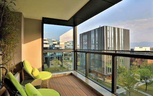 StarChain Xixi Hotel (Xixi Wetland North Subway Station)