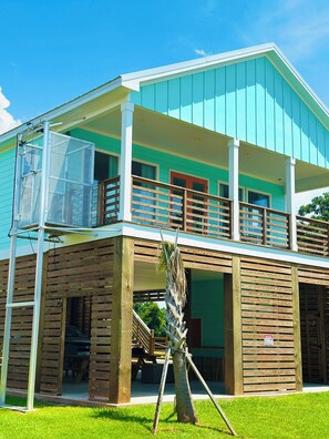 Exterior - Cozy Bright Beach Home- Cajun Paradise -10 guest (Gulfport)