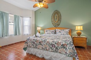 3 bedrooms, travel cot, free WiFi, bed sheets