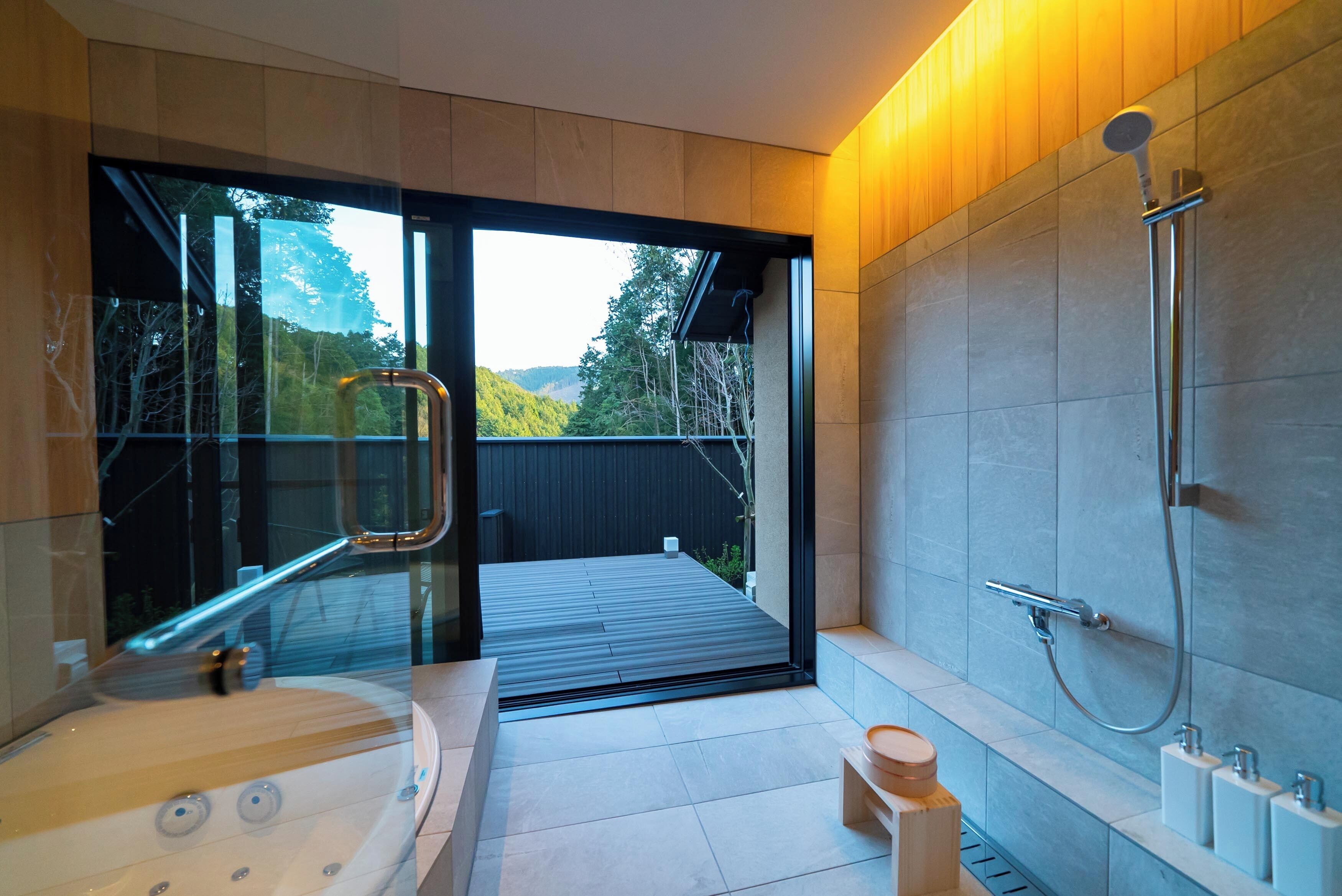House, Non Smoking, Mountain View | Bathroom | Combined shower/tub, jetted tub, hair dryer, slippers