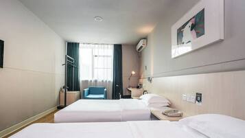 Standard Double Room | Desk, WiFi (free)