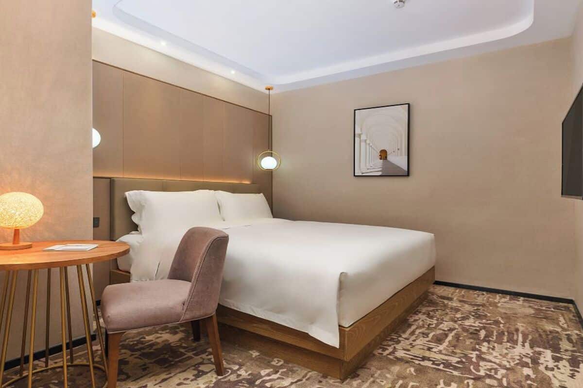 Habitación individual básica | Cortinas blackout, insonorización y wifi gratis