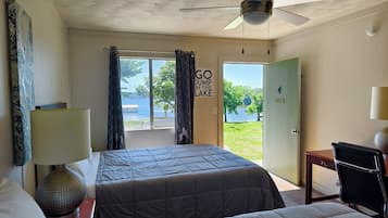 Chambre Double Standard, vue lac | Bureau, espace de travail pour ordinateur portable, Wi-Fi gratuit