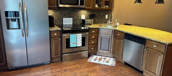 Cozy furnished 1-bdrm apartment with WiFi, AC in Broadalbin near Sacandaga Lake