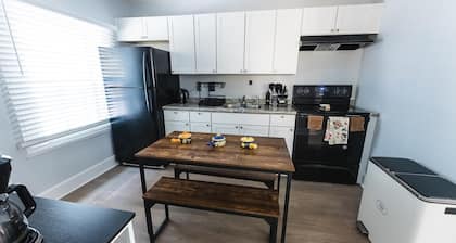Charming 3-bedroom house Tallahassee; near THL Airport, FSU, FAMU, Parks