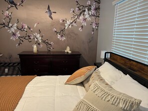 3 bedrooms, in-room safe, desk, iron/ironing board