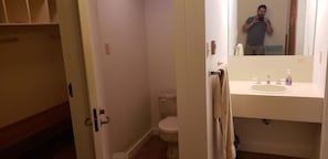 Dusche, Handtücher, Seife, Shampoo