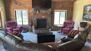 Téléviseur connecté, foyer, lecteur de DVD